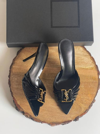 Mules "Vendôme" — Cuir Verni & Boucle Signature