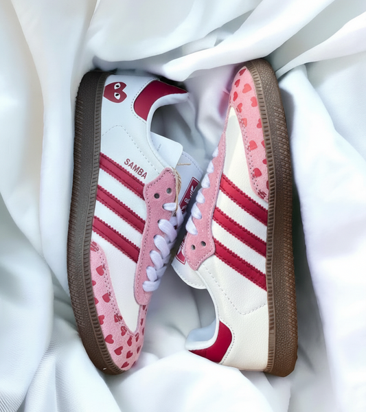 Sneakers "Cupidon" — Édition Coeurs & Suède Vintage